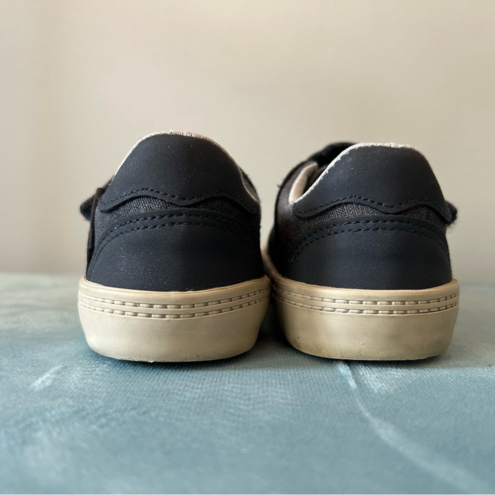 American Eagle toddler size 9 sneakers - Picture 5 of 8